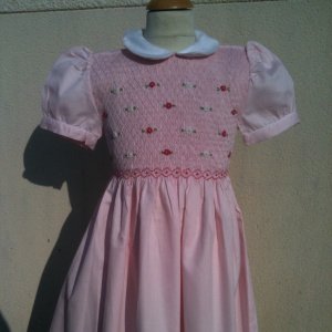 Puff sleeves and claudine collar in pink